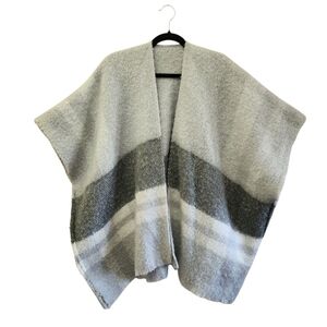 Aerie Gray White Sweater Shrug Poncho Sleeveless Blanket Knit One Size